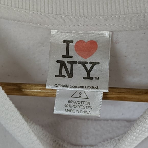 Official Licensed I ❤️ NY Crewneck Sweater White - Picture 5 of 6